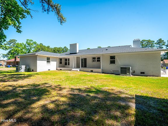 4th image of 513 E Greenfield Blvd