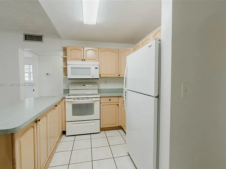 747 NW 13th Ave #3 — Photo 5