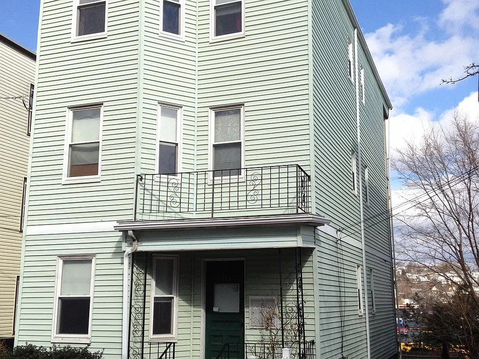 Triple Decker in Great Shape