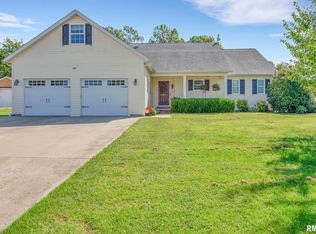 5886 Willow Springs Dr, Marion, IL 62959