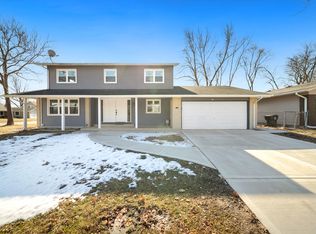 99 Essex Rd, Elk Grove Village, IL 60007