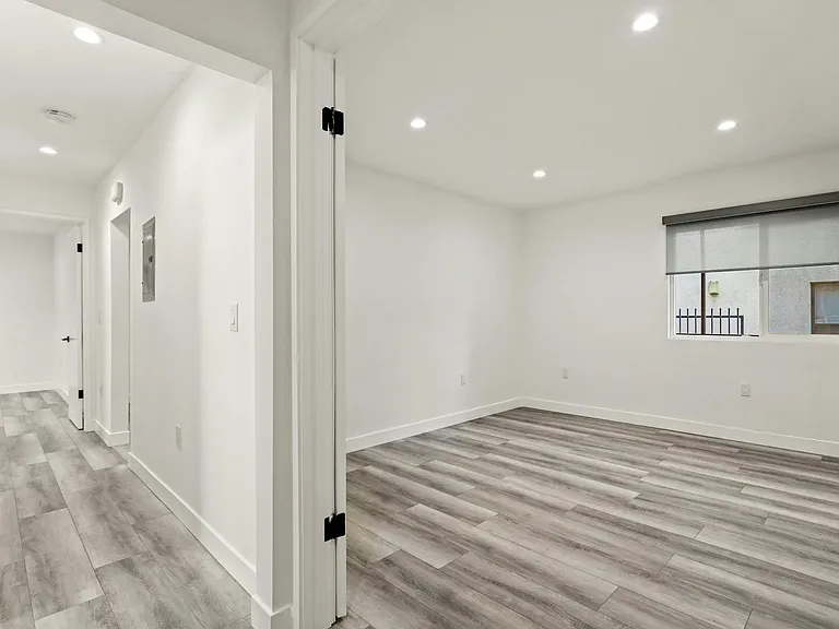 410 Lucas Ave #C — Photo 25