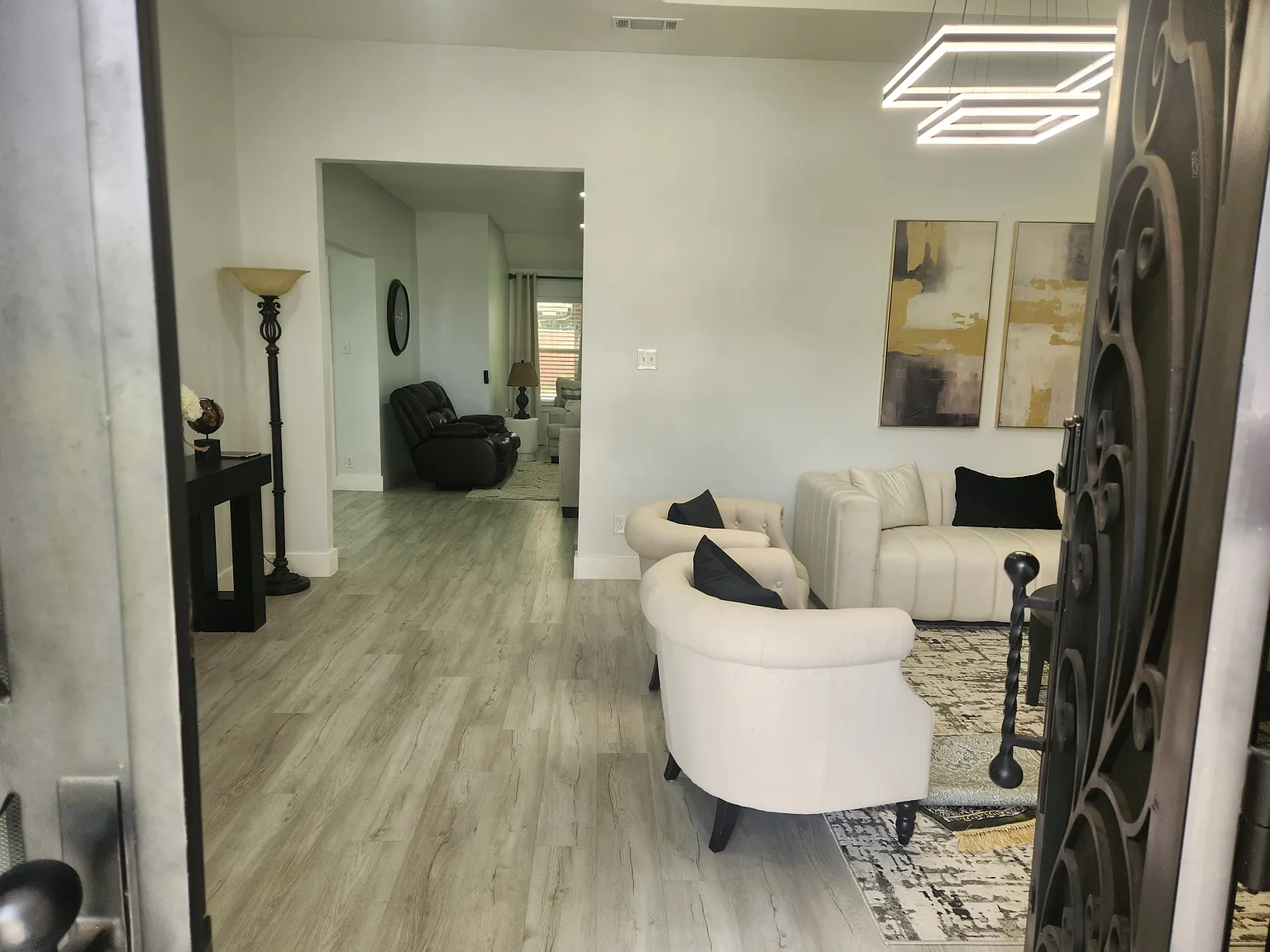 3 bed, 2250 sqft, $2,795 — Photo 4