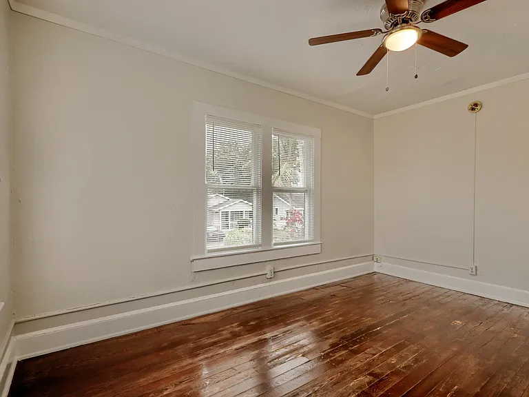 711 Penn St #B — Photo 20