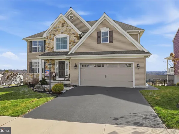 446 Lancer Dr, Columbia, PA 17512