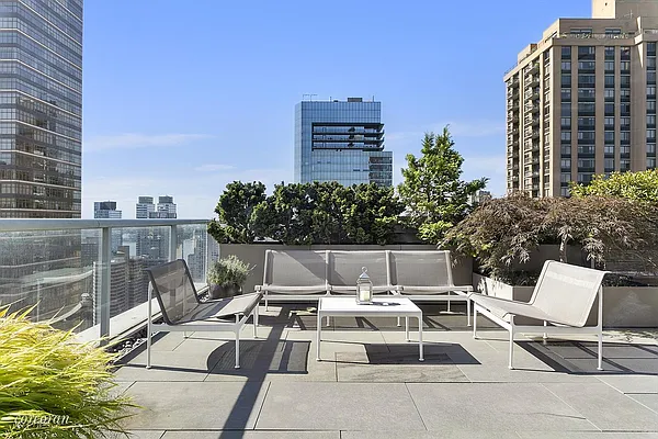 Sold by Corcoran | media 7