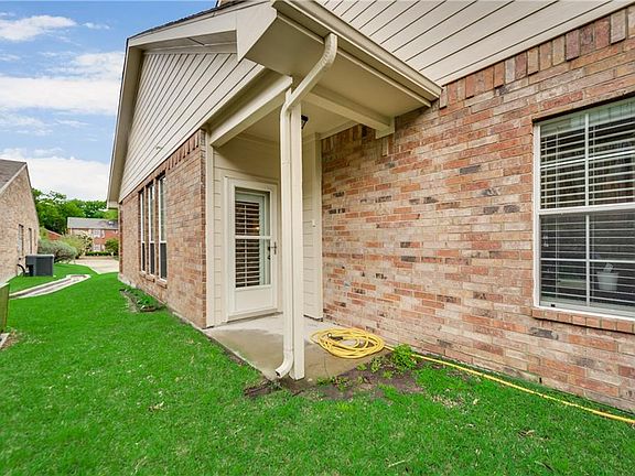 4th image of 6113 Cypress Point Dr
