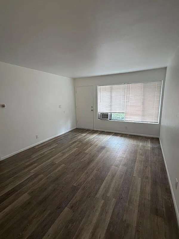 2 bed, 1.0 bath, 800 sqft, $2,650 — Photo 4