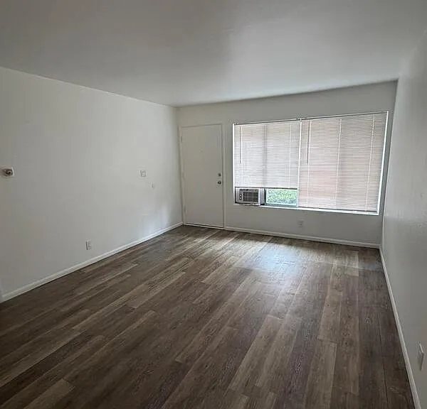 263 S Lemon St #B — Photo 7
