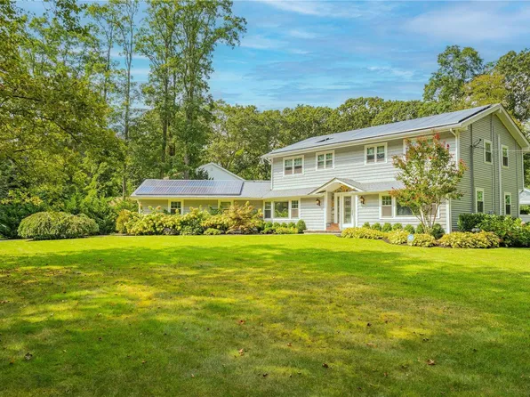 1 Sleepy Hollow Lane, Dix Hills, NY 11746