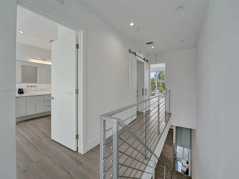 1222 NE 15th Ave — Photo 31