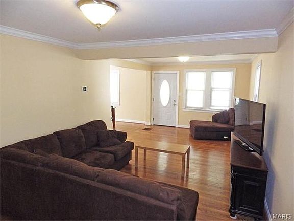 2nd image of 2210 Wismer Ave