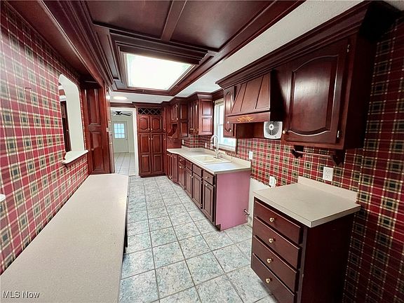 5th image of 2120 E 29th St