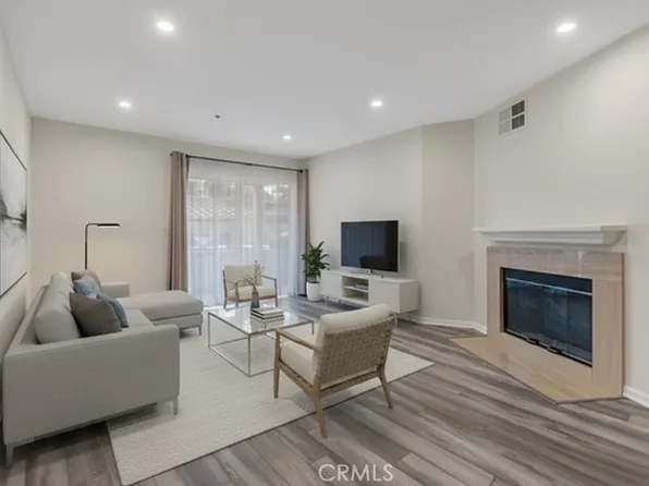 5744 Oak Bend Ln Unit 203, Oak Park, CA 91377