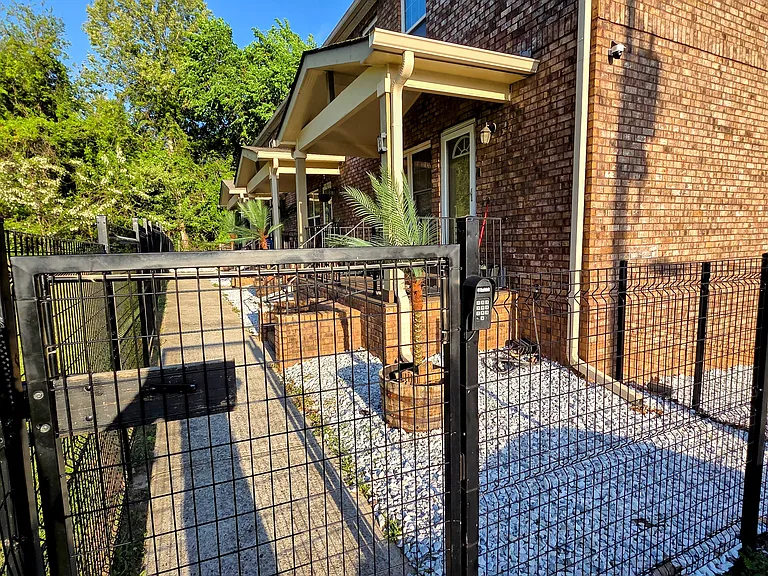 Pedestrian gate