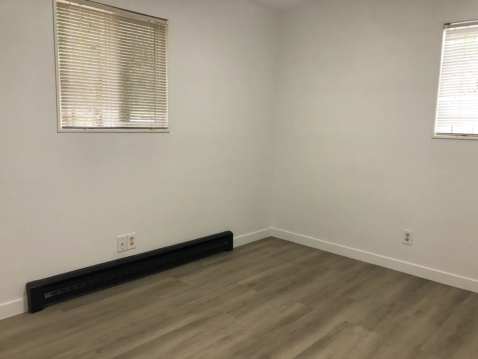3 bed, 1.5 bath, 1200 sqft, $1,800 — Photo 3