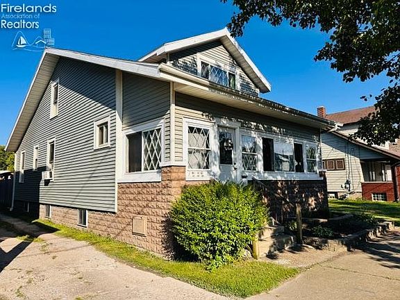 2nd image of 816 Warren St