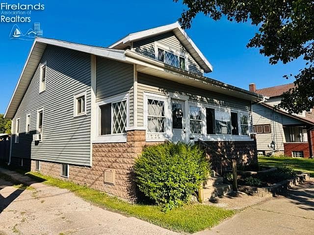 1st image of 816 Warren St