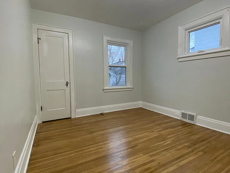 430 Highgate Ave #LOWER — Photo 13
