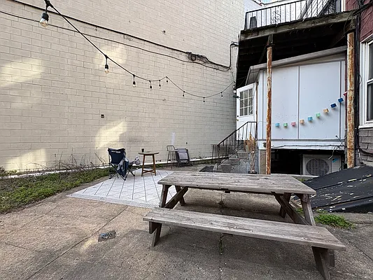 Rented by Compass | media 9