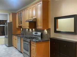 7229 68th St APT 1R, Ridgewood, NY 11385