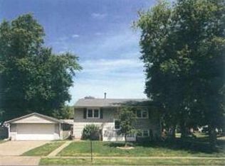 5025 46th Avenue Ct, Moline, IL 61265