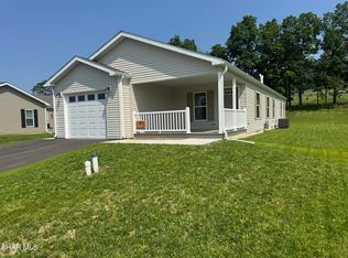 1246 Oak Terrace Dr, Martinsburg, PA
