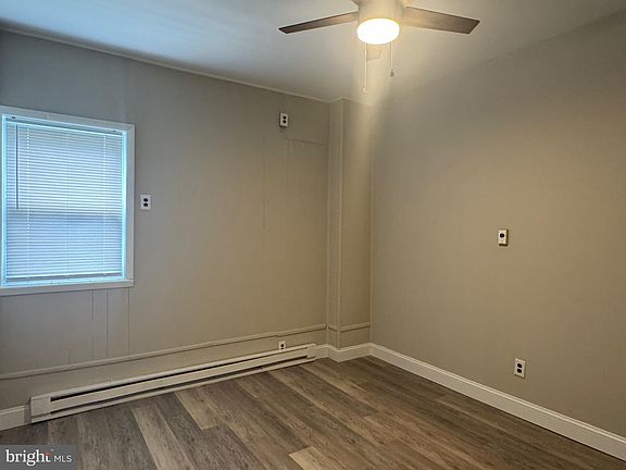 3rd image of 694 N Delaware St