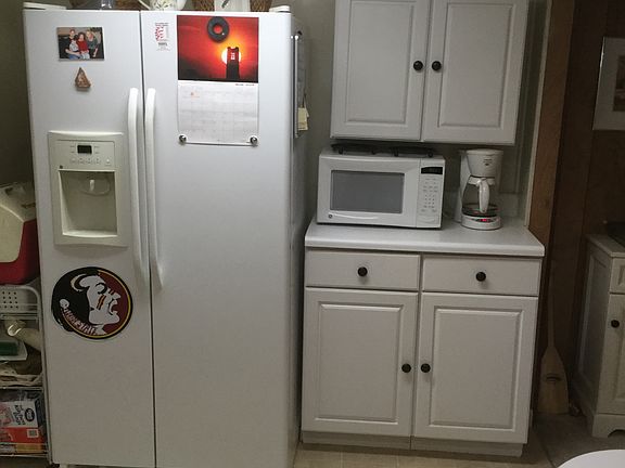 Full kitchen 
