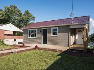 5 Penn Ave, Irwin, PA 15642