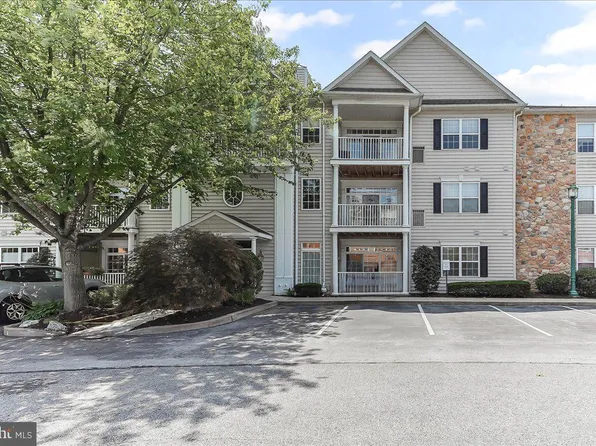 223 Victoria Gardens Dr #L, Kennett Square, PA 19348