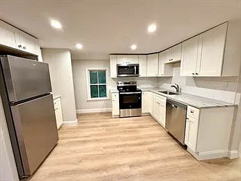 2 bed, 700 sqft, $2,000 — Photo 2
