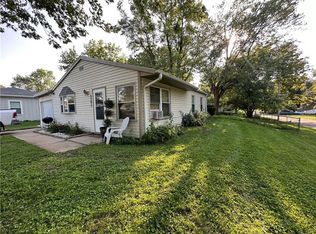 3302 Iroquois Ln, Saint Joseph, MO 64503