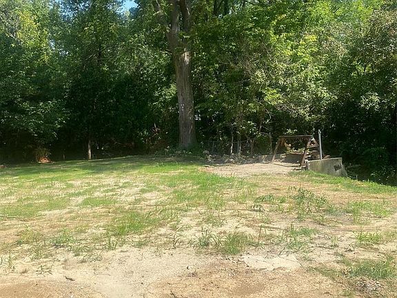 2nd image of 23 Tanglewood Dr
