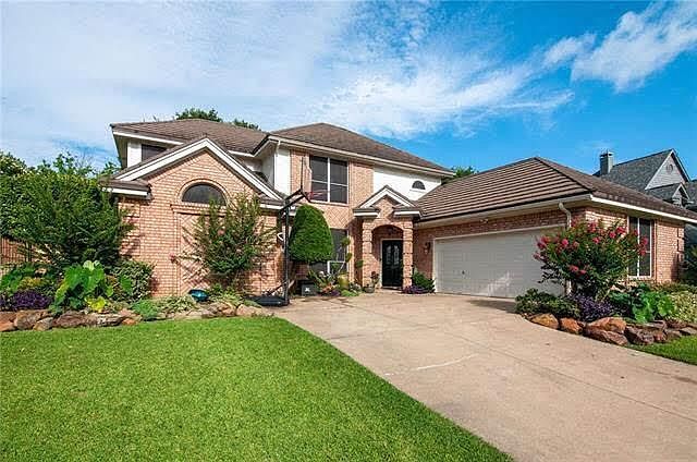 1st image of 3229 Oakdale Dr