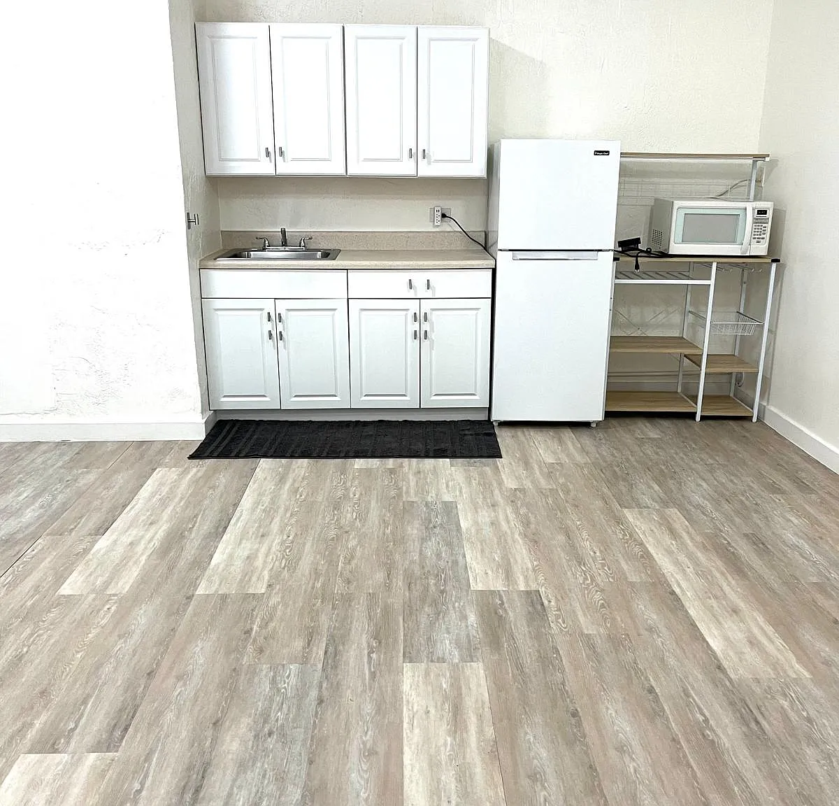 Studio, 600 sqft, $1,310 — Photo 3
