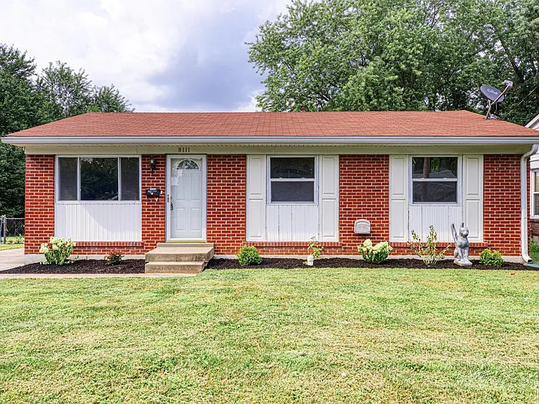 8111 Edsel Ln — Photo 16
