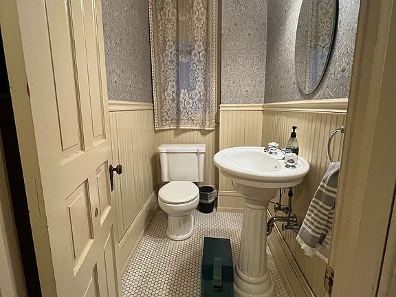 5th image of 4210 Spruce St #1