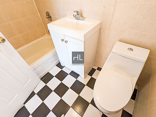 5th image of 65-53 Alderton St #B
