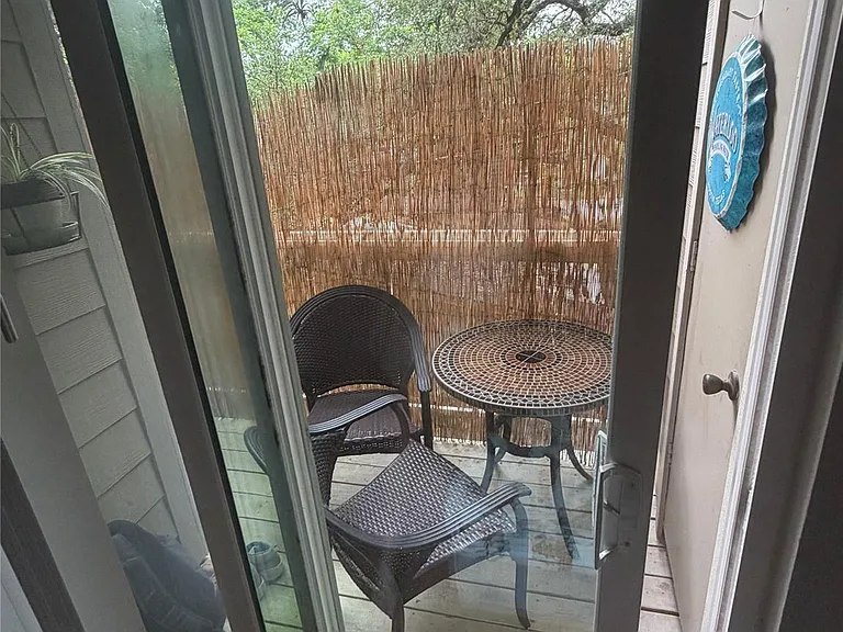 114 E 31st St #204 — Photo 3