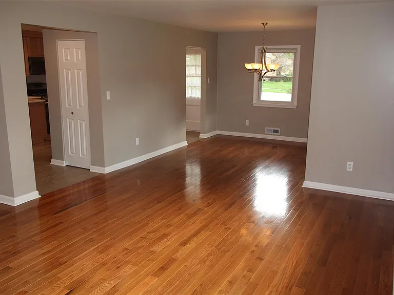 32349 Sheridan Dr — Photo 8
