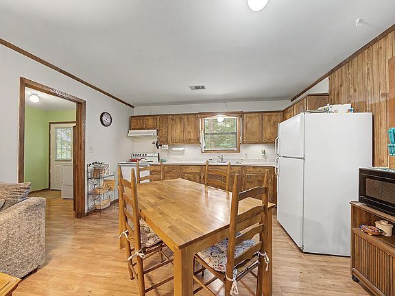 5th image of 127 Rusk Ln