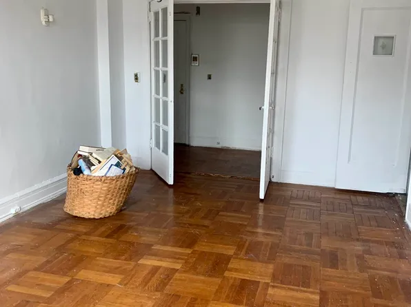 409 Edgecomb Avenue image 5 of 15