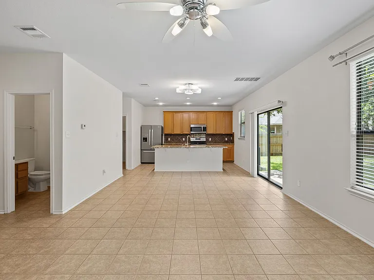2101 Golden Arrow Ave — Photo 10