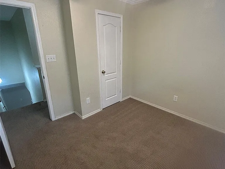 731 Abundance Ln — Photo 11