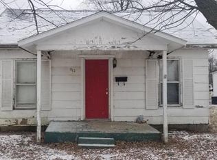 912 S Chestnut St, Litchfield, IL 62056
