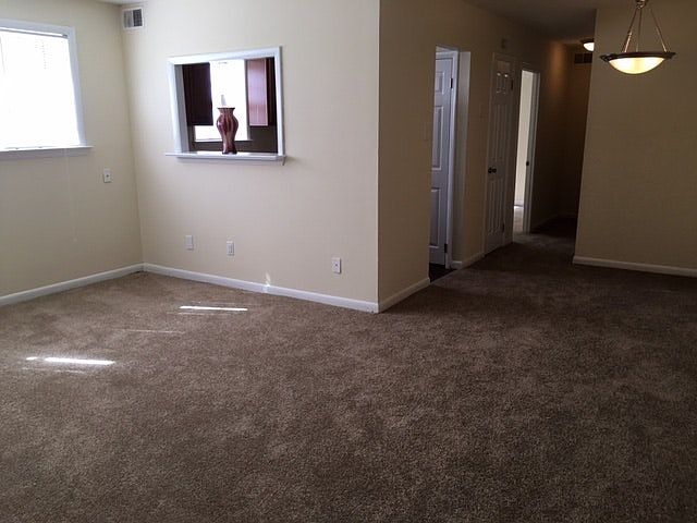 2nd image of 1503 Sweetbriar Rd