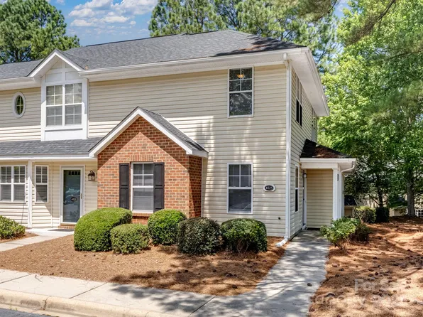 4025 Melrose Club Dr, Matthews, NC 28105