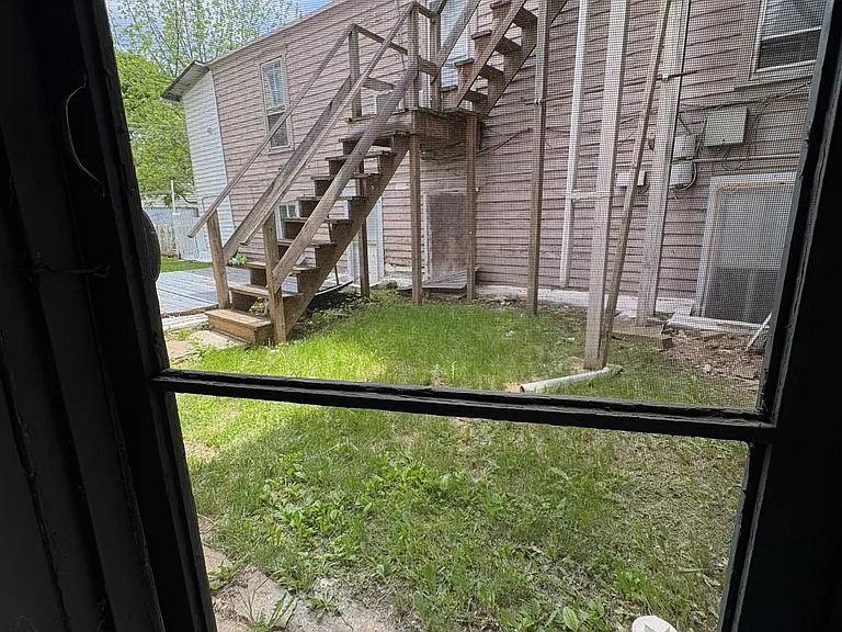 918 Main St #8 — Photo 7