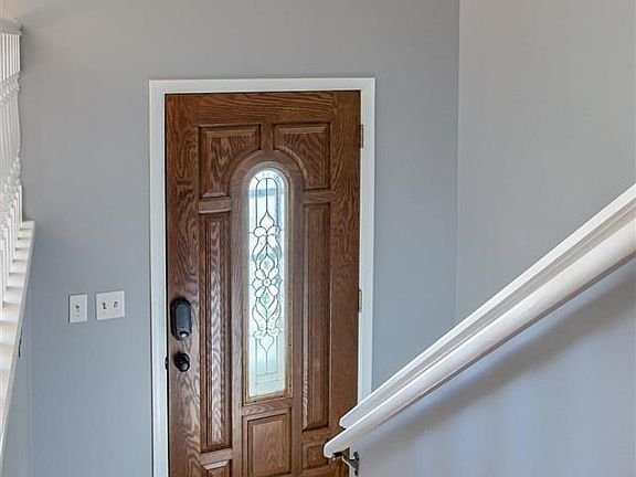 3rd image of 20268 Pinkney St